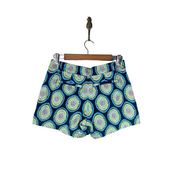 Crown & Ivy Women's Black/ Green/ Blue Kaleidoscope Shorts Petite Sz. 2P Stretch - Picture 2 of 5